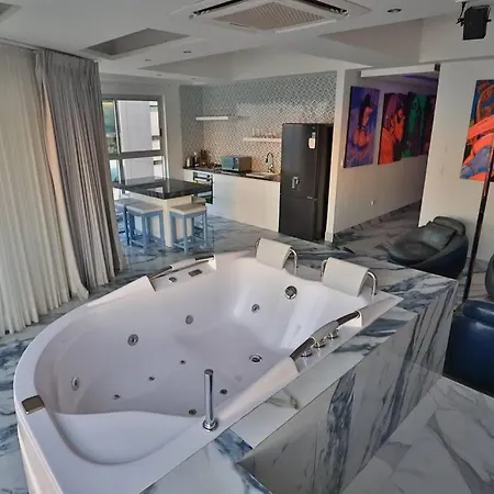 Guest Friendly 2br Jacuzzi Stripper Pole * Cartagena