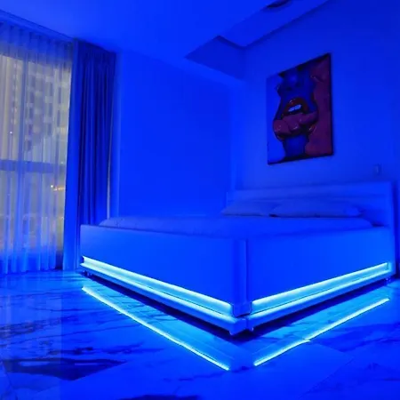 Guest Friendly 2br Jacuzzi Stripper Pole *