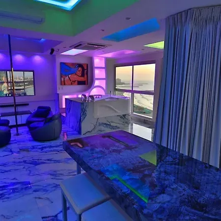 Guest Friendly 2br Jacuzzi Stripper Pole Cartagena