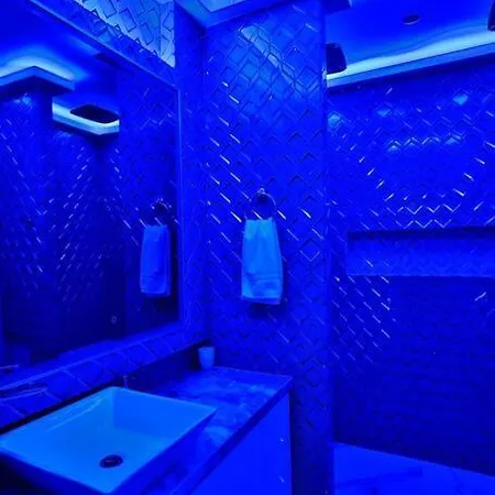 Guest Friendly 2br Jacuzzi Stripper Pole