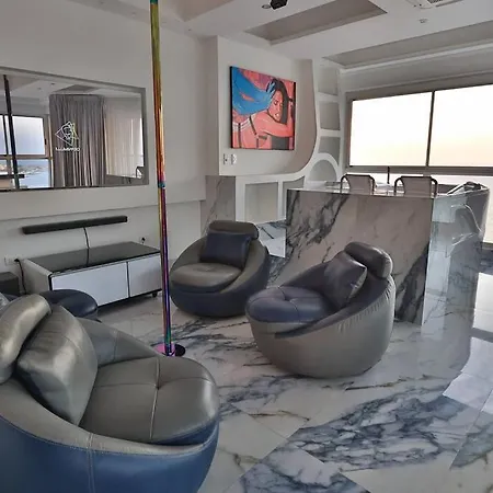 Guest Friendly 2br Jacuzzi Stripper Pole * Cartagena
