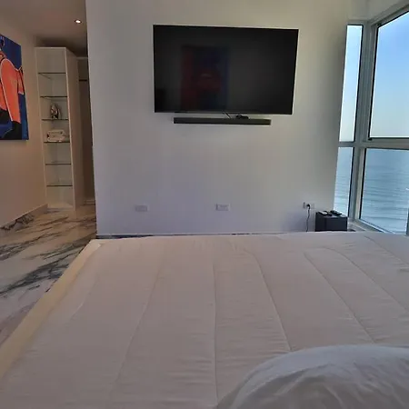 Guest Friendly 2br Jacuzzi Stripper Pole Apartamento
