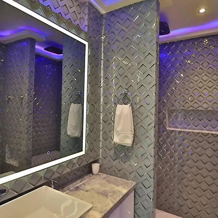 Apartamento Guest Friendly 2br Jacuzzi Stripper Pole